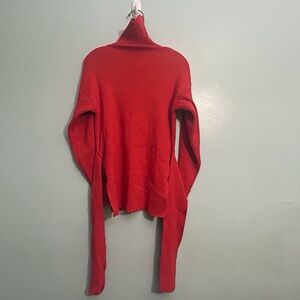 TAHARI SWEATER